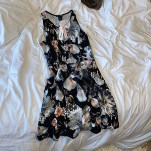 AQUA bloomingdale’s womens dress seize small never worn. tags